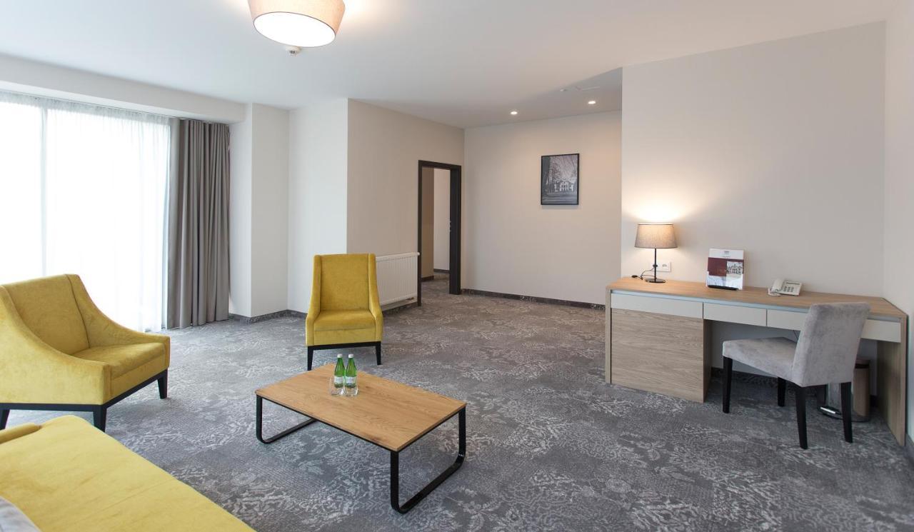 Polanka Conference Center Hotell Krosno Exteriör bild